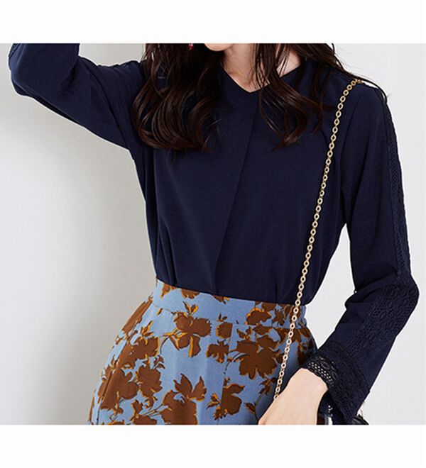 BELLUNA（ベルーナ）の「カットジョーゼット素材レース使いブラウス（カットソー）」｜詳細画像