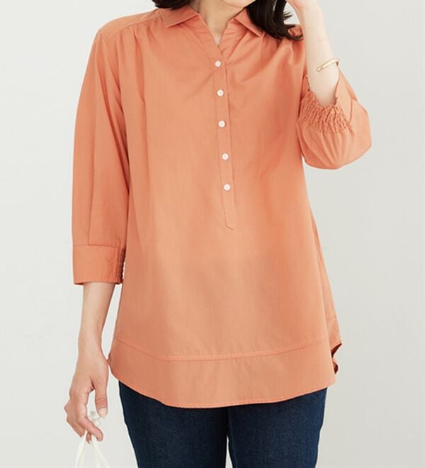 BELLUNA（ベルーナ）の「【シワになりにくい】サラリ快適！ギャザー使いシャツチュニック（チュニック）」｜詳細画像