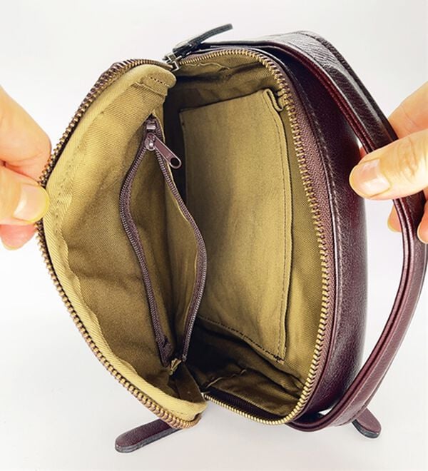 「日本製アンティーク調牛革ショルダーバッグ（メンズショルダーバッグ）」｜詳細画像