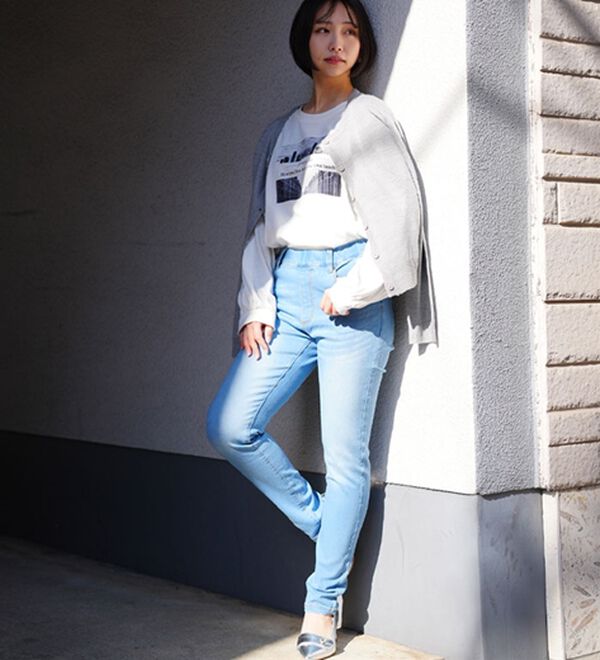 A HAPPY MARILYN（アハッピーマリリン）の「【Ｍ～８Ｌ】夏でもひんやり。足元に魔法をかけて。接触冷感 UV 魔法の美ライン ストレッチ スキニー デニムパンツ（スリム・スキニーパンツ）」｜詳細画像