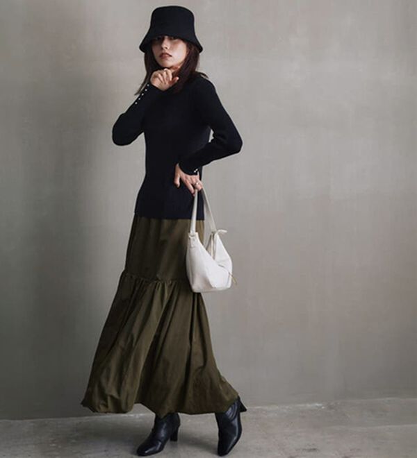 Pierrot（ピエロ）の「【選べるネック】袖ボタンリブニット（ニット・セーター）」｜詳細画像