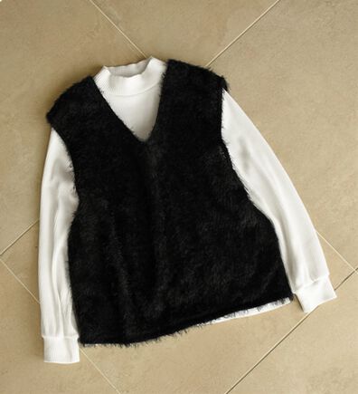 BELLUNA（ベルーナ）の「上品シャギー素材ベストアンサンブル（アンサンブル）」