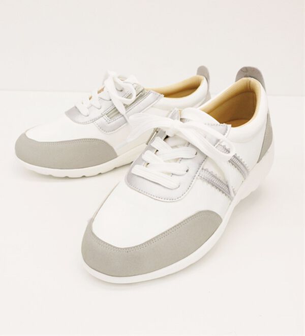 BELLUNA（ベルーナ）の「５Ｅサテン調レースアップスニーカー（スニーカー）」｜詳細画像