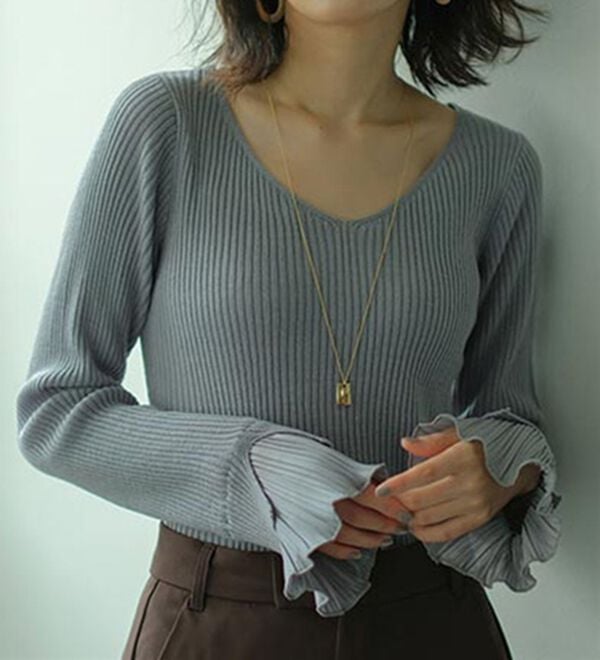 GeeRA（ジーラ）の「プリーツ付Ｖネックリブニットトップス（ニット・セーター）」｜詳細画像