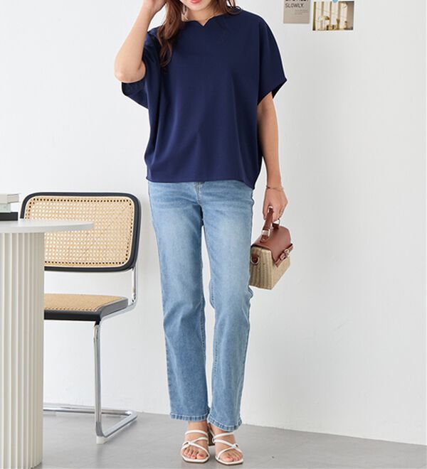 alotta（アロッタ）の「着痩せが叶うドルマンスリーブきれいめカットソー（カットソー）」｜詳細画像