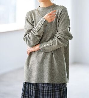 BELLUNA（ベルーナ）の「もちもち袖ボタンニットプルオーバー（ニット・セーター）」｜杢グレー
