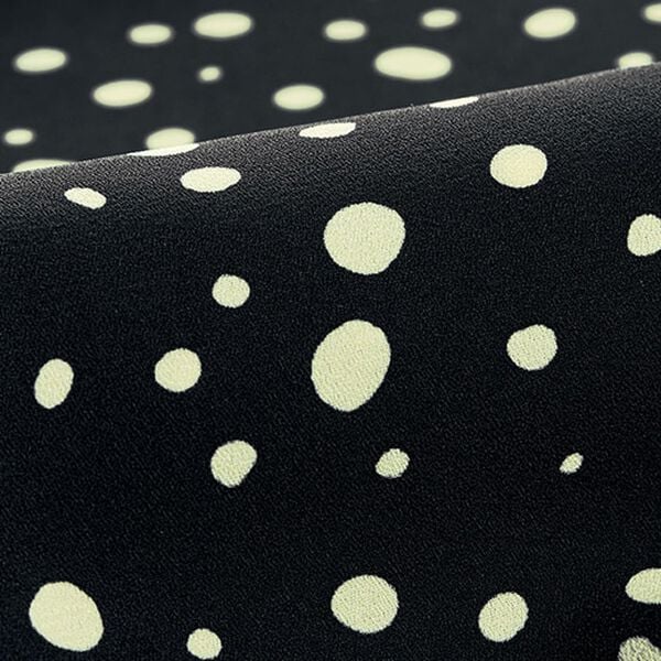 BELLUNA（ベルーナ）の「ボウタイ使いティアードプリントブラウス（ブラウス）」｜詳細画像