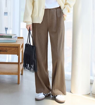 Viola e Viola（ヴィオラ エ ヴィオラ）の「毛布のような温かさ　楽ぽか裏ファーストレートパンツ（フルレングスパンツ）」