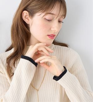 alotta（アロッタ）の「【静電気防止】もっちり袖配色リブニット（ニット・セーター）」｜アイボリー