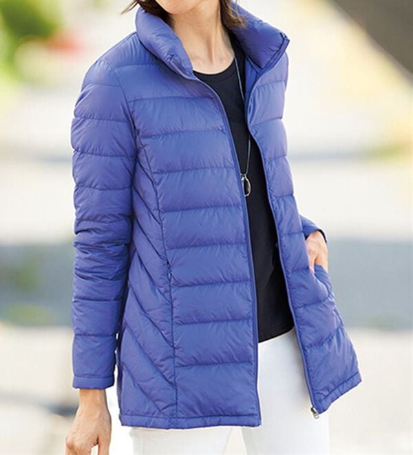 BELLUNA（ベルーナ）の「洗える！軽量ダウンスタンド衿ジャケット（ポーチ付）（ダウンコート・ジャケット・ベスト）」｜詳細画像