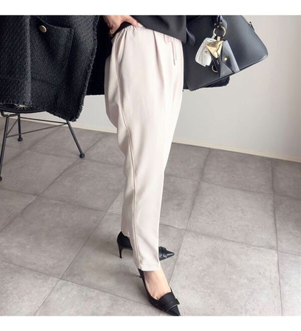 BELLUNA（ベルーナ）の「サイドラインテーパードパンツ（フルレングスパンツ）」｜詳細画像