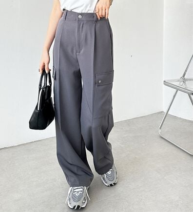 GeeRA（ジーラ）の「タックワイドストレートカーゴパンツ（フルレングスパンツ）」