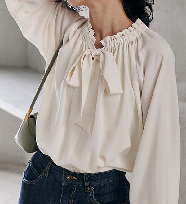 RANAN（ラナン）の「フリル衿ボウタイギャザーブラウス（ブラウス）」｜詳細画像