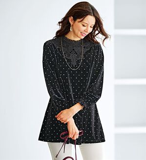 BELLUNA（ベルーナ）の「【Ｌａｇｒｉｌｕａ】ドット刺しゅうベロアレース使いチュニック（チュニック）」｜黒