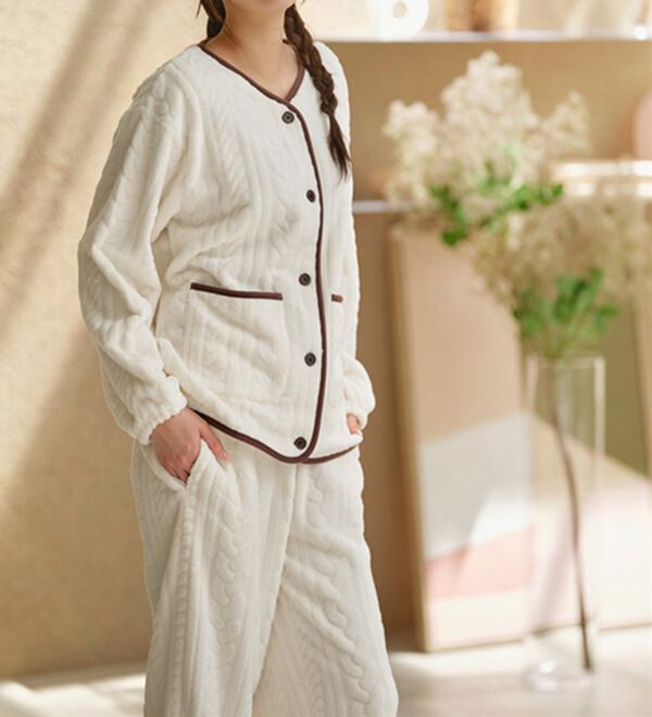 YU'NOW（ユナウ）の「ケーブルニット風もこもこカーディガンセット（パジャマ・ルームウェア）」｜詳細画像