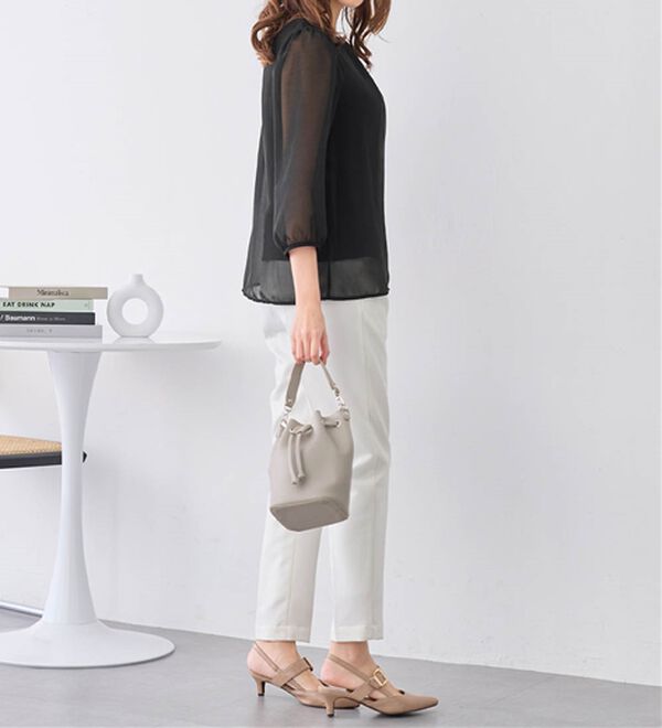 alotta（アロッタ）の「【５つの機能付】ひんやり！アクセ付シフォンタックブラウス（ブラウス）」｜詳細画像