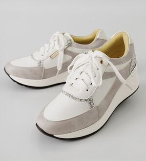BELLUNA（ベルーナ）の「４Ｅ厚底グリッター使いお洒落スニーカー（スニーカー）」｜グレー