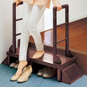 「木製手すり付玄関台（玄関収納・用品）」｜詳細画像