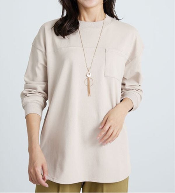 BELLUNA（ベルーナ）の「吸湿発熱ポンチ素材ポケット付プルオーバー（カットソー）」｜詳細画像