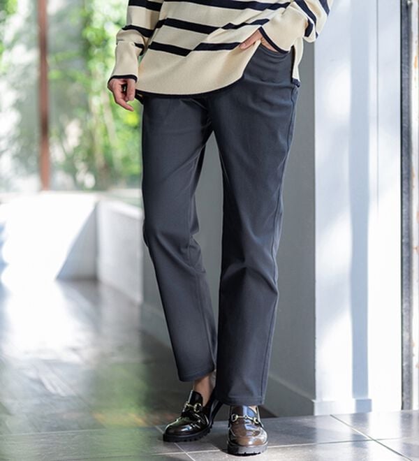 BELLUNA（ベルーナ）の「静電防止！蓄熱綿サテンストレッチカラーパンツ（フルレングスパンツ）」｜詳細画像