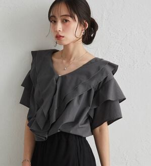 RANAN（ラナン）の「ビッグカラーフリルハーフスリーブブラウス（シャツ）」｜詳細画像