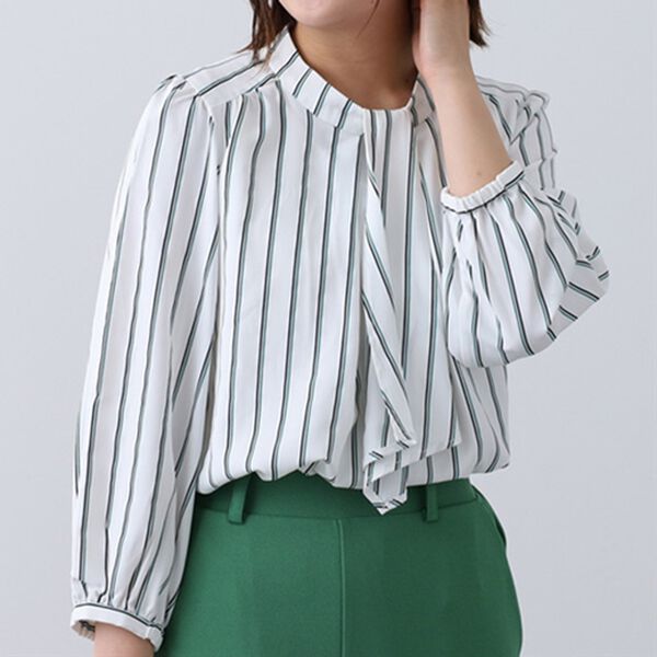 BELLUNA（ベルーナ）の「ツイル素材ボウタイデザインブラウス（ブラウス）」｜オフ白ストライプ