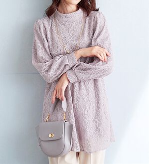 BELLUNA（ベルーナ）の「【一枚でエレガント！】ふんわり総レーススタンド衿チュニック（チュニック）」｜ラベンダーピンク