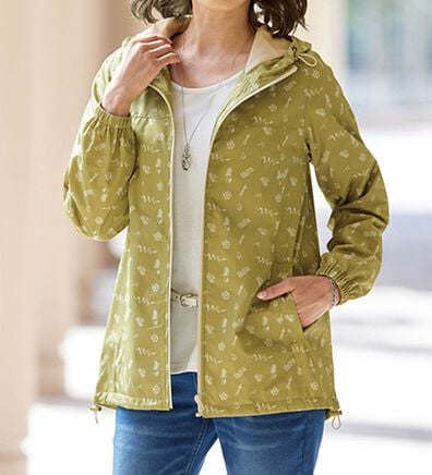 BELLUNA（ベルーナ）の「はっ水！裏あったか素材プリントパーカー（バッグ付）（ブルゾン）」