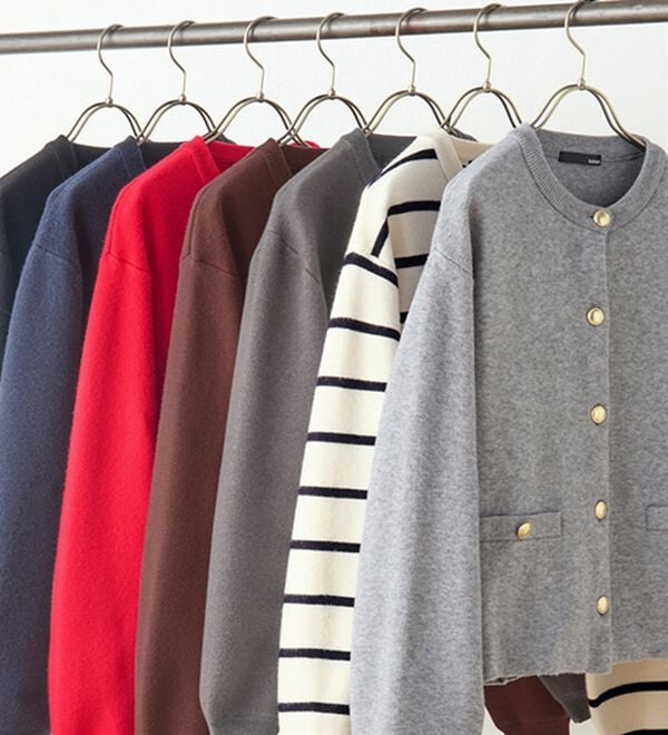 RANAN（ラナン）の「【4つの機能付き】洗える！ゴールド調ボタンニットカーディガン（ニットカーディガン）」｜詳細画像