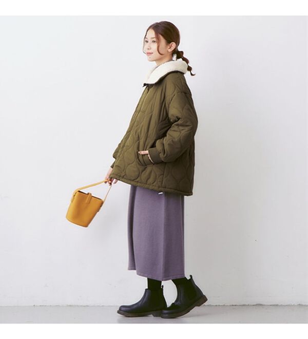 Viola e Viola（ヴィオラ エ ヴィオラ）の「衿ボア切替ウエーブキルトコート（ハーフコート）」｜詳細画像