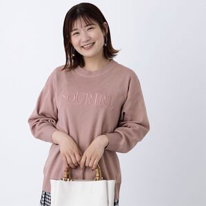 BELLUNA（ベルーナ）の「ロゴ刺しゅうニットプルオーバー（ニット・セーター）」｜ピンク