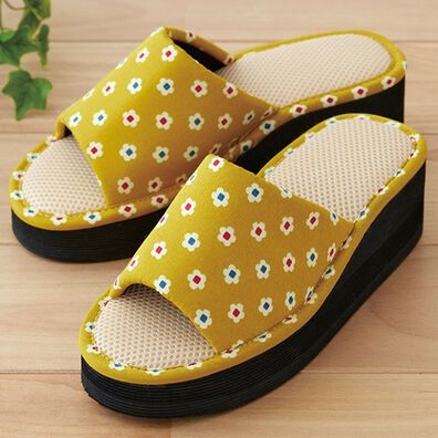 「家事をらく～に厚底スリッパ（スリッパ・ルームシューズ）」