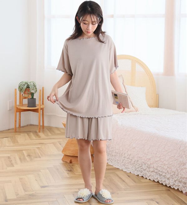 A HAPPY MARILYN（アハッピーマリリン）の「【Ｌ～８Ｌ】タイプが選べる！さらっとろルームウェアセット（パジャマ・ルームウェア）」｜詳細画像