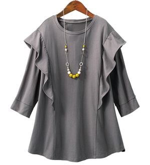 ルフラン（ルフラン）の「ちょい洒落＊７分袖ラッフルショルダーＴシャツ（カットソー）」｜モカ