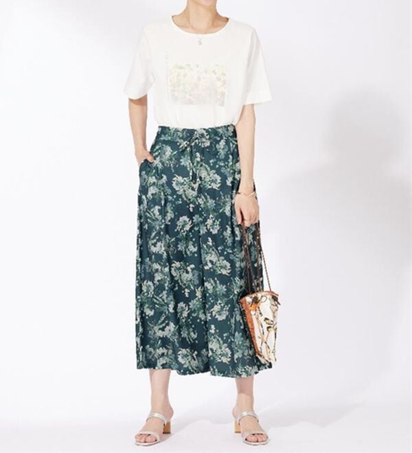 BELLUNA（ベルーナ）の「〈日比谷花壇〉ドロスト使いワイドパンツ（その他パンツ）」｜詳細画像