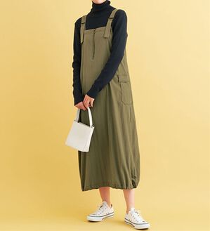 BELLUNA（ベルーナ）の「コクーンシルエットジャンパースカート（ジャンパースカート）」｜カーキ
