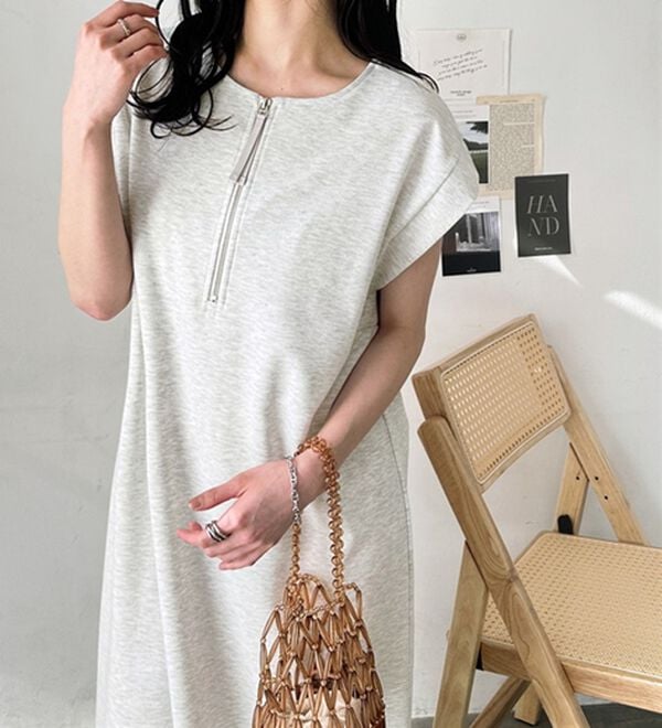 GeeRA（ジーラ）の「前後２ＷＡＹハーフジップＩラインワンピース（カットソーワンピース）」｜詳細画像