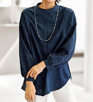 BELLUNA（ベルーナ）の「麻調素材袖刺しゅうデザインブラウス（ブラウス）」｜ネイビー