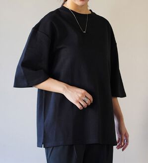 A HAPPY MARILYN（アハッピーマリリン）の「【Ｍ～８Ｌ】名品！「３つのシルエット」と「長袖／半袖」から選べる 綿混 ベーシック Ｔシャツ（Tシャツ）」｜ブラック