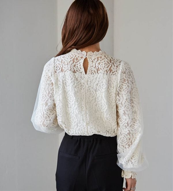 RANAN（ラナン）の「チュールドッキングフラワーレースキャンディースリーブブラウス（ブラウス）」｜詳細画像