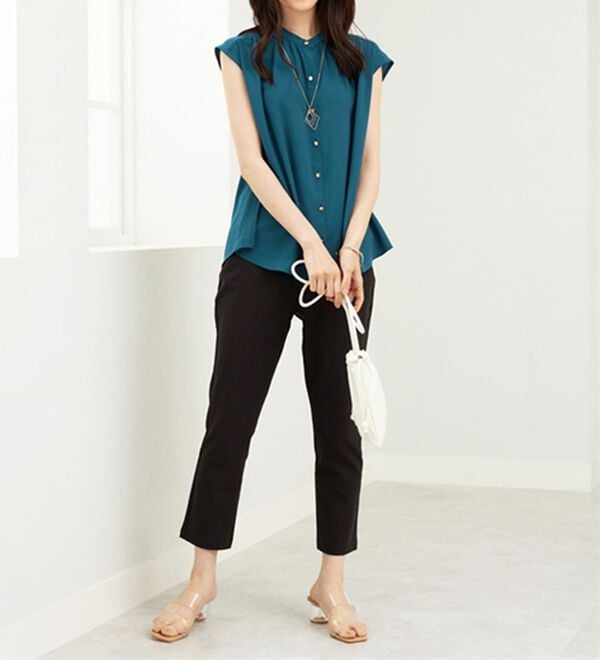 BELLUNA（ベルーナ）の「ギャザー使いフレンチスリーブブラウス（ブラウス）」｜詳細画像