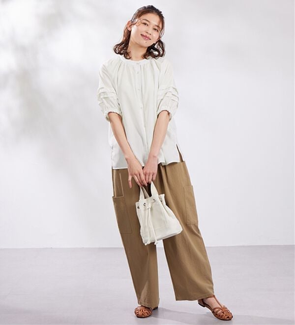 Viola e Viola（ヴィオラ エ ヴィオラ）の「ふんわりタック袖ブラウス（ブラウス）」｜詳細画像