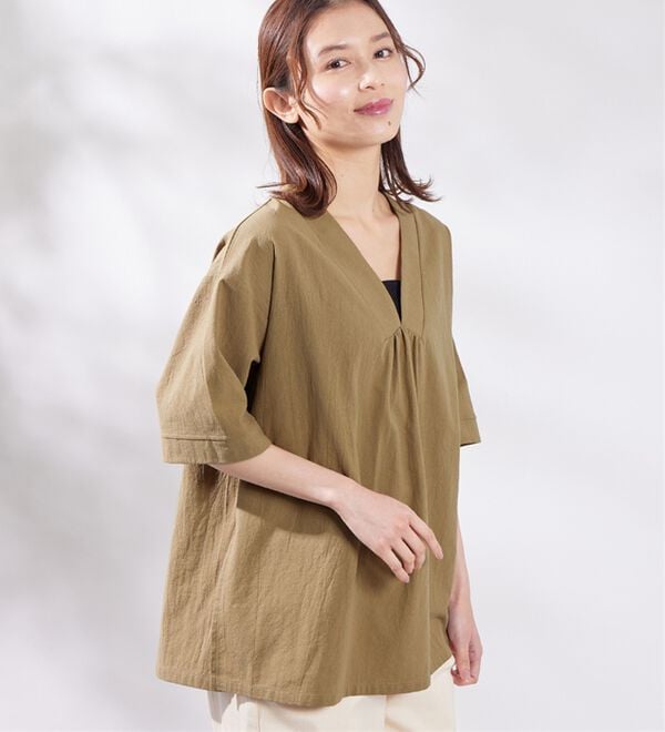 Viola e Viola（ヴィオラ エ ヴィオラ）の「綿１００％Ｖネックブラウス（ブラウス）」｜詳細画像