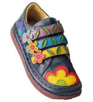 BELLUNA（ベルーナ）の「＜エスタシオン＞幅広牛革フラワーシューズ（フラットシューズ）」｜ネイビー