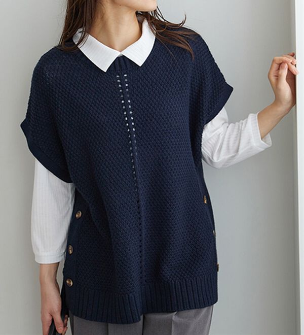BELLUNA（ベルーナ）の「ボタン使いゆったりニットベスト（ベスト）」｜詳細画像