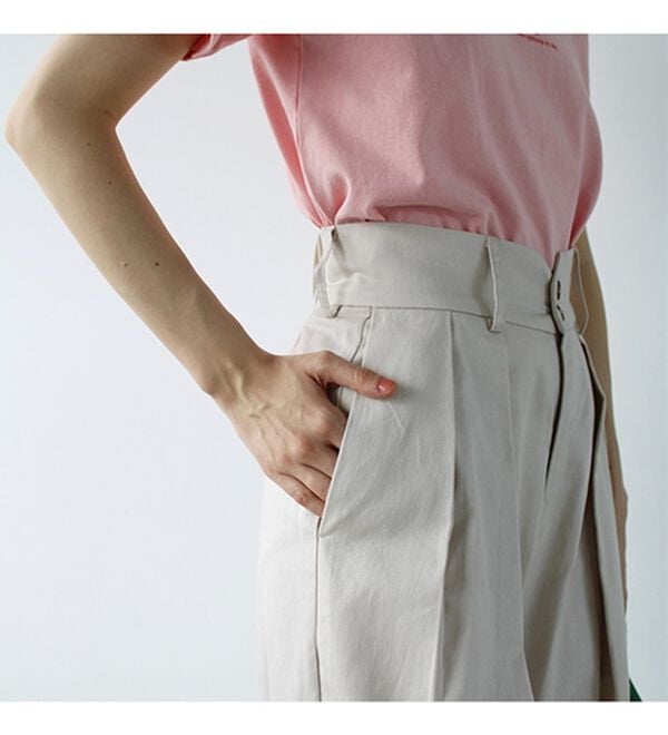 GeeRA（ジーラ）の「ハイウエストタックデザインチノパンツ（フルレングスパンツ）」｜詳細画像