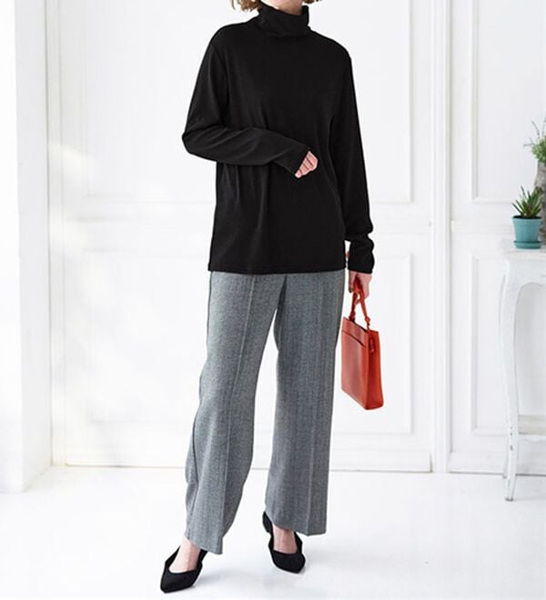 BELLUNA（ベルーナ）の「うっとりなめらか素材ハイネックプルオーバー（カットソー）」｜詳細画像