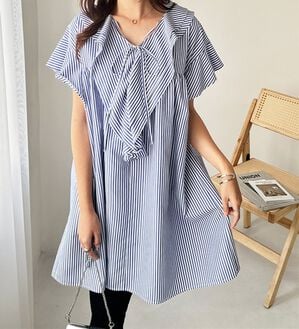 GeeRA（ジーラ）の「ビッグフリルカラーワンピース（その他ワンピース）」｜ブルー系ストライプ