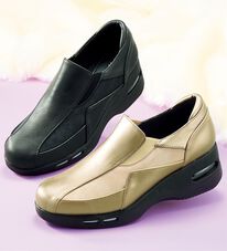 BELLUNA（ベルーナ）の「４Ｅダブルエア切替シューズ（スリッポン）」