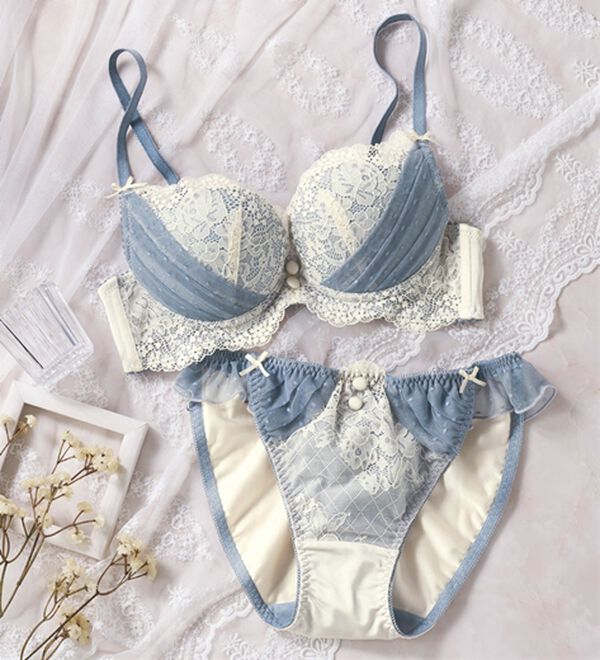 YU'NOW（ユナウ）の「まる胸メイクのちゅるんブラ＆ショーツ（ブラジャー＆ショーツセット）」｜ブルー